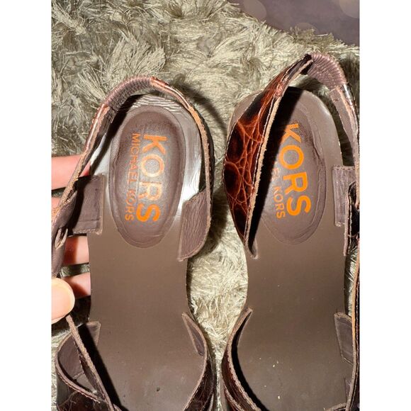 KORS Michael Kors Brown Crocodile Embossed Slingback Heels Sandals with Lug Sole - Picture 2 of 4